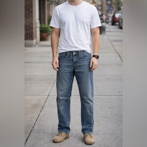 Company 81 Men's size 32x32 Spencer Straight Classic Fit Jeans in Mid Blue